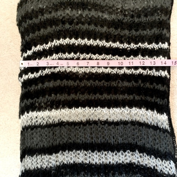 NWOT Rikka Women Boho Knit Infiniti Scarf One Size Black Gray White Fall - Picture 4 of 5